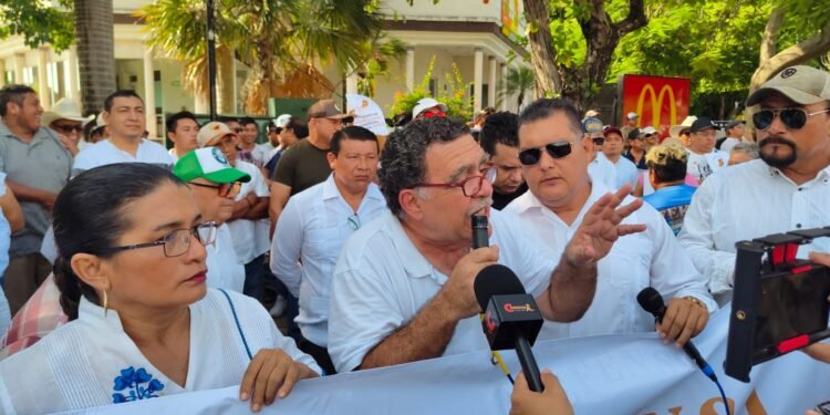 Protesta taurina y animalista eleva la tensión en el Monumento a la Patria