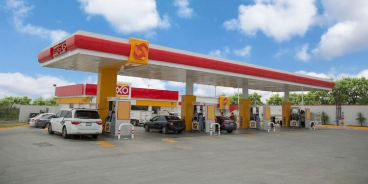 OXXO GAS cumple tres décadas; ya opera 545 estaciones y 222 talleres
