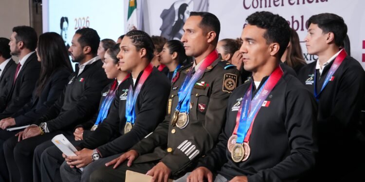 ¿Cuánto recibirán los atletas en 2027? Sheinbaum anuncia aumento de becas