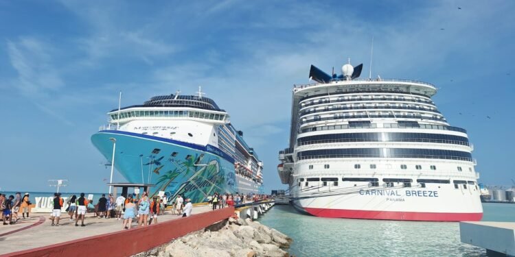 ¡Sube la marea turística! Llegan 22% más cruceristas a Yucatán
