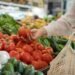 ¿Qué bajó de precio en julio? Jitomate cae 29%, mientras cebolla se dispara casi 19%