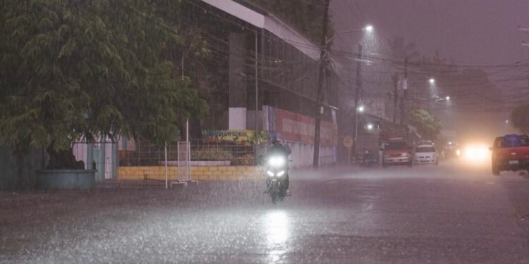 ¿Sin ciclones, pero con paraguas? Esto le espera a Yucatán durante los próximos días
