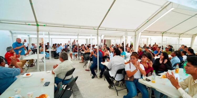 ¿Hacia dónde va Quintana Roo? Rafael Marín escucha a vecinos de Cancún
