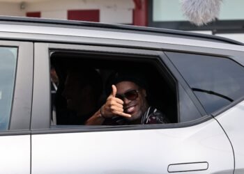 ¿Te imaginas verlo otra vez? Ronaldinho regresa al fútbol profesional