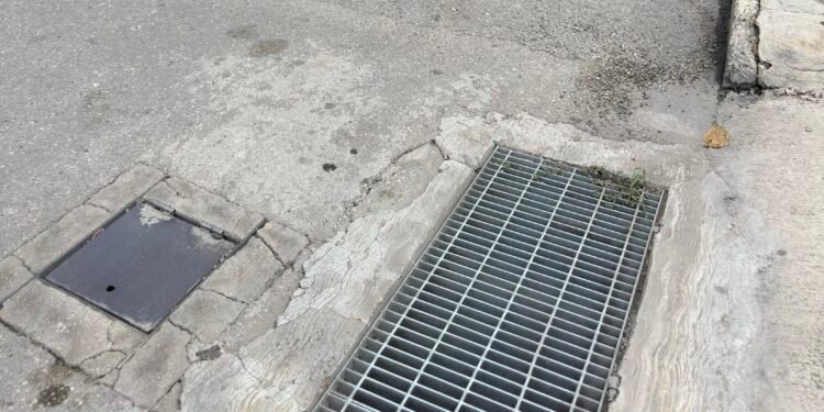 Ni las alcantarillas se salvan: en Mérida desaparecen hasta 60 rejillas al mes