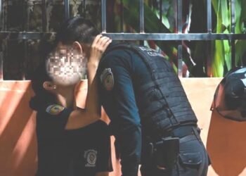 ¡Del romance al desempleo! Cesan a policías por video viral. Así los cacharon