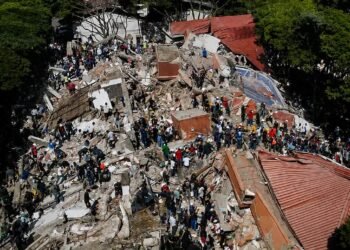 Colombia necesita ayuda, pero limita a los rescatistas extranjeros; ‘Los Topos’ esperan