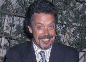 Muere a los 80 años Tim Curry, el icónico actor que dio vida a Pennywise y al cine de culto