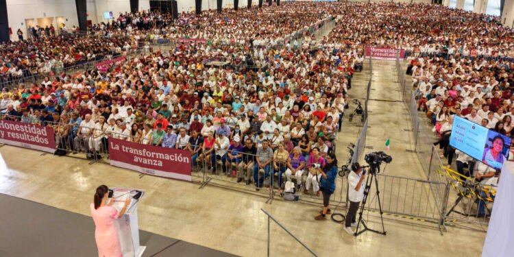 Pensiones, casas y consultorios: Sheinbaum presenta balance de Gobierno en Mérida