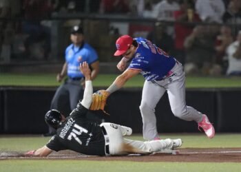 ¡Se pintó de rojo y negro! Toros vence a Olmecas y se corona en la LMB