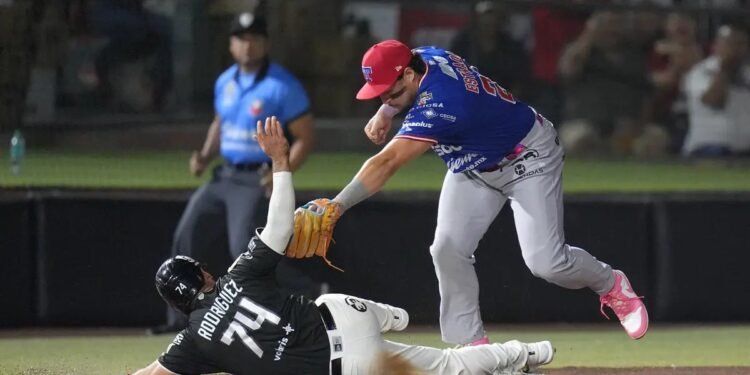 ¡Se pintó de rojo y negro! Toros vence a Olmecas y se corona en la LMB
