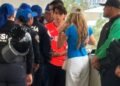 Polémica en el Banorte: seguridad impide paso a Santiago Domínguez