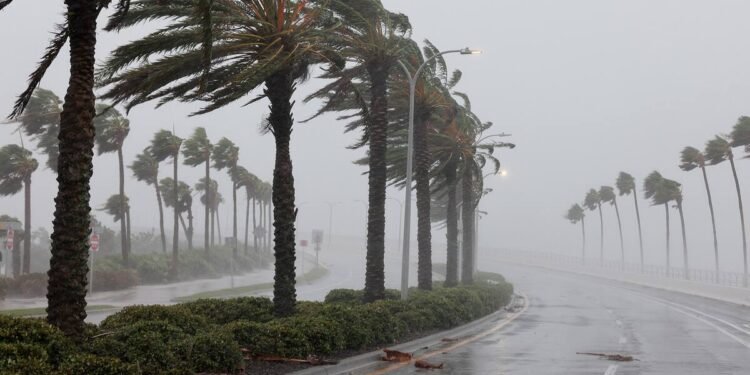 Alerta en el Pacífico: Polo alcanza categoría 5 y amenaza con lluvias destructivas