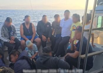 ¿Intentaban llegar a EU por mar? Rescatan a 45 mexicanos cerca de Ensenada
