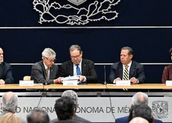 UNAM da marcha atrás al examen en línea: ingreso será presencial con dispositivos electrónicos