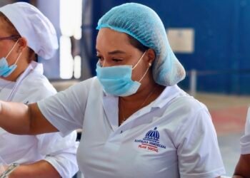 Más ingreso, misma brecha: mujeres siguen ganando hasta 2 mil 500 pesos menos