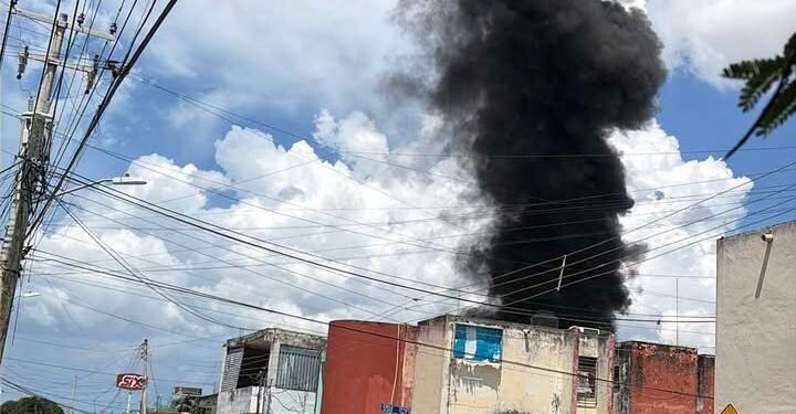 ¡Alerta en Miguel Hidalgo! Intensa columna de humo sorprende a vecinos