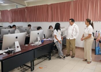 ¿Paneles solares hechos en las aulas? El Tecnológico de Progreso ya los pone a prueba