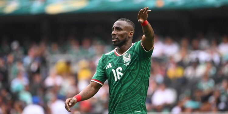 México tiene dos cartas para el Balón de Oro: Quiñones y Camberos, nominados