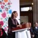 Trump pone la bandera de EU sobre México y Sheinbaum contesta