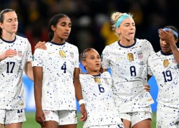 Informe señala que a pesar del auge del fútbol femenino, jugadoras aun viven precariedad