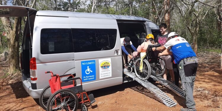 Capacitan a personal turístico en accesibilidad en Yucatán