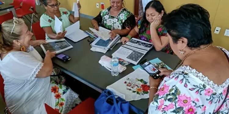 Bordadoras de Yucatán preparan el registro del bordado maya como patrimonio cultural