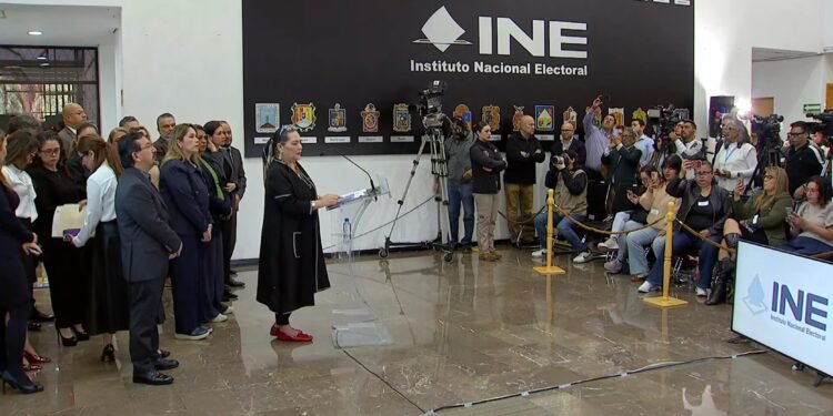 Consejera presidenta del INE pide revisar contratos y proveedores