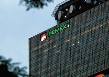 Pemex precisa condiciones laborales ante ajustes en su plantilla