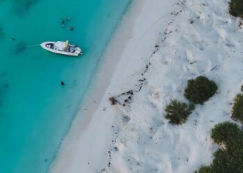 Tres barcos bajo investigación por actividades prohibidas en Arrecife Alacranes