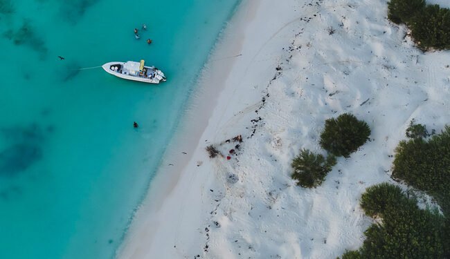 Tres barcos bajo investigación por actividades prohibidas en Arrecife Alacranes