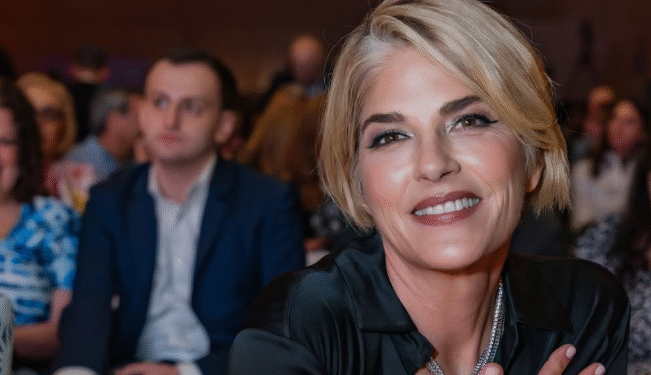 ¡Escándalo en pleno vuelo! Detienen a Selma Blair tras altercado con tripulantes